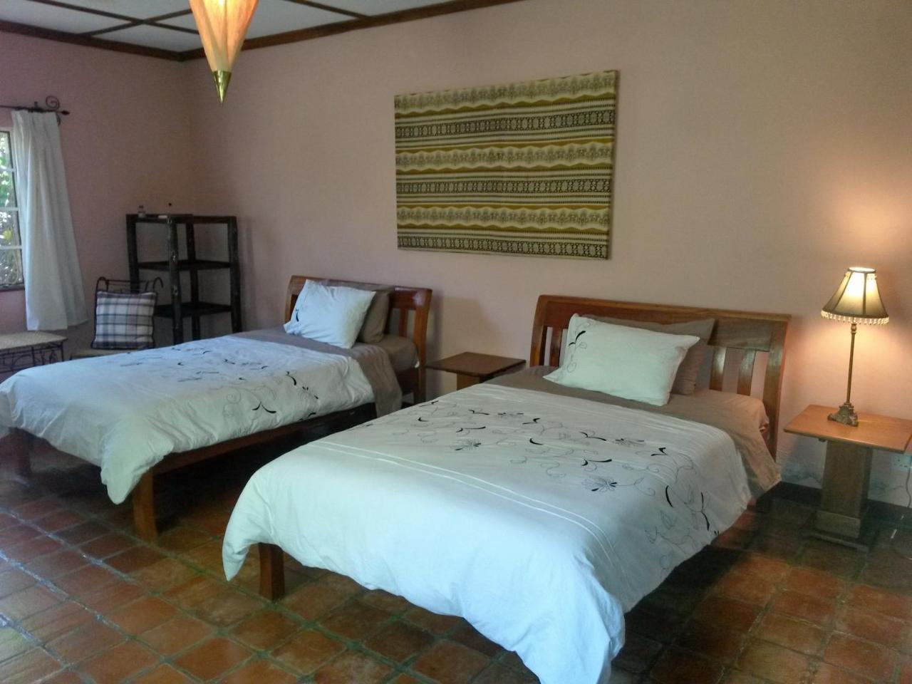 Mwanzo Lodge Naivasha Buitenkant foto